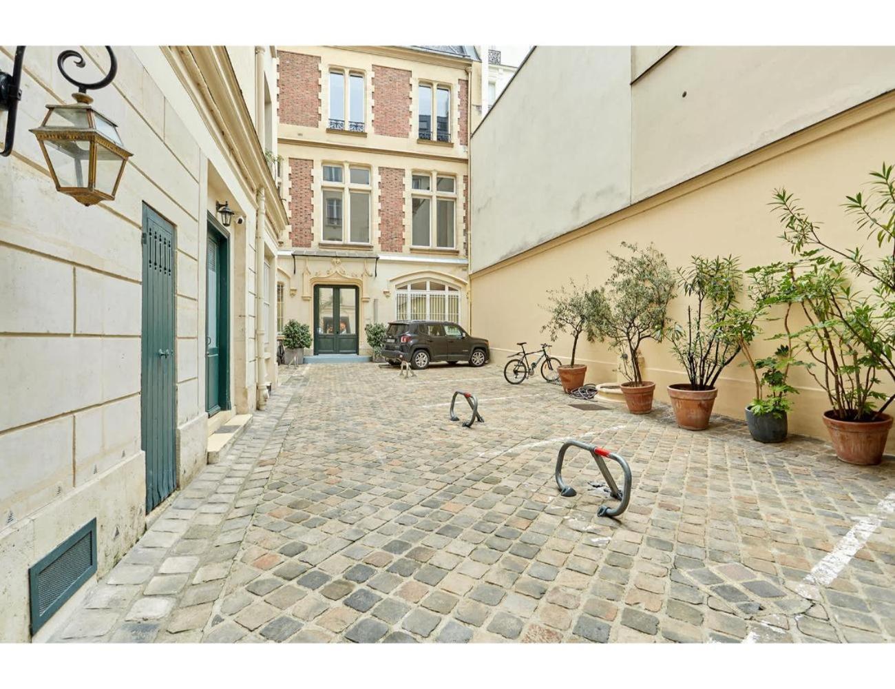 Champs Elysees - Avenue Montaigne By Prestige Paris